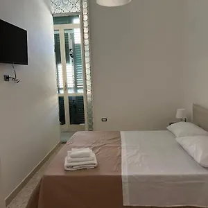 santa-caterina-house.hotels-amalfi.com/